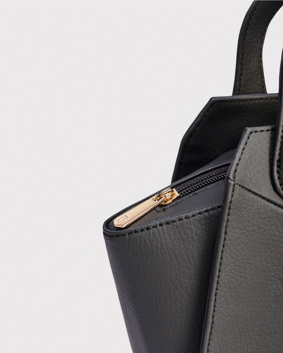 Croma Black handbag
