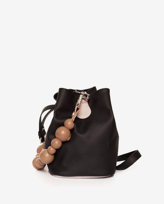 Helena Black Avellana